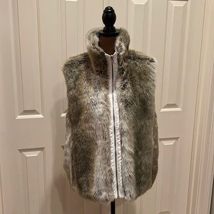 Woman’s faux fur reversible vest